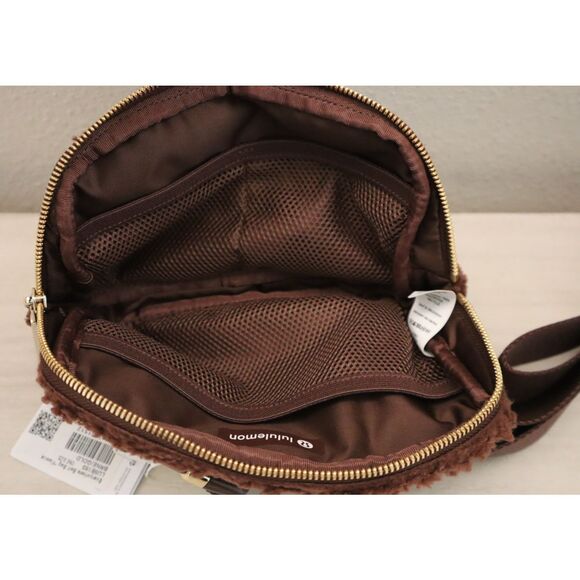 Lululemon LU9B18S Women's O/S Brown/Gold Everywhere Belt Bag *Fleece - Picture 6 of 16